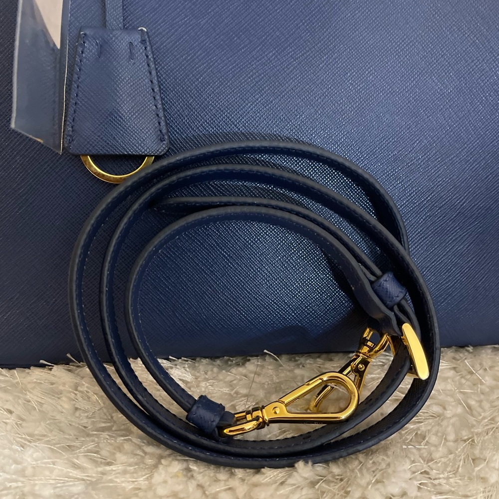 ❌SOLD❌PRADA - Picture 15 of 16